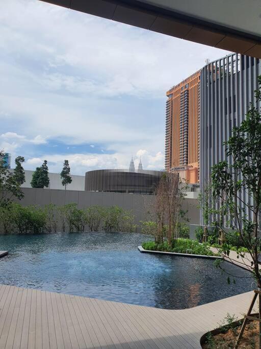 Апартаменти Infinity Pool/ Lucentia Bbcc, Near Lalaport, Pnb118, Klcc Куала-Лумпур Екстер'єр фото