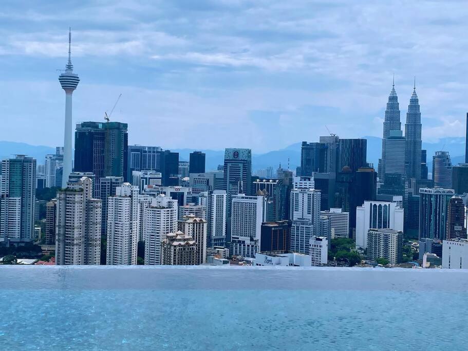 Апартаменти Infinity Pool/ Lucentia Bbcc, Near Lalaport, Pnb118, Klcc Куала-Лумпур Екстер'єр фото