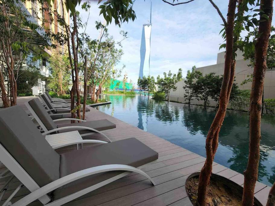 Апартаменти Infinity Pool/ Lucentia Bbcc, Near Lalaport, Pnb118, Klcc Куала-Лумпур Екстер'єр фото