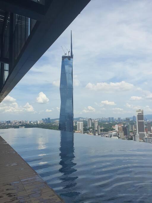 Апартаменти Infinity Pool/ Lucentia Bbcc, Near Lalaport, Pnb118, Klcc Куала-Лумпур Екстер'єр фото