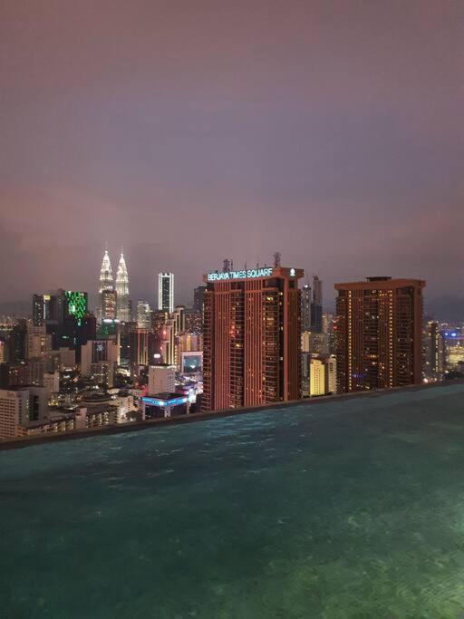 Апартаменти Infinity Pool/ Lucentia Bbcc, Near Lalaport, Pnb118, Klcc Куала-Лумпур Екстер'єр фото
